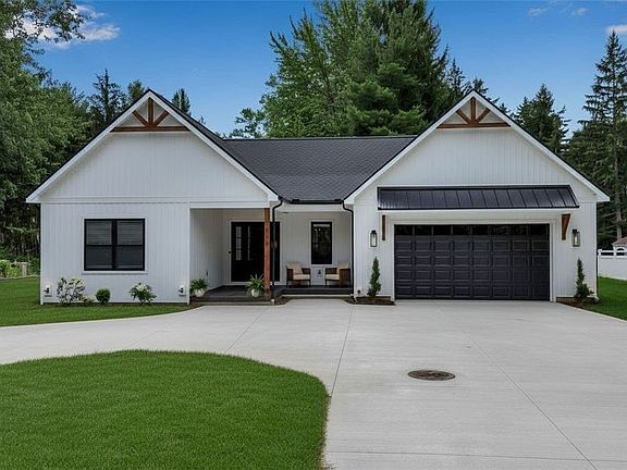 3rd image of 799 Casey Rd