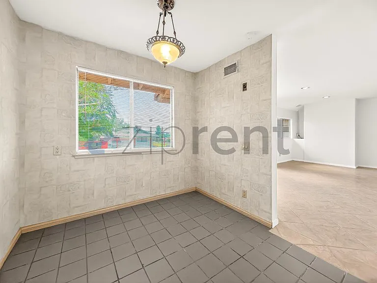 9534 Swinton Ave — Photo 11