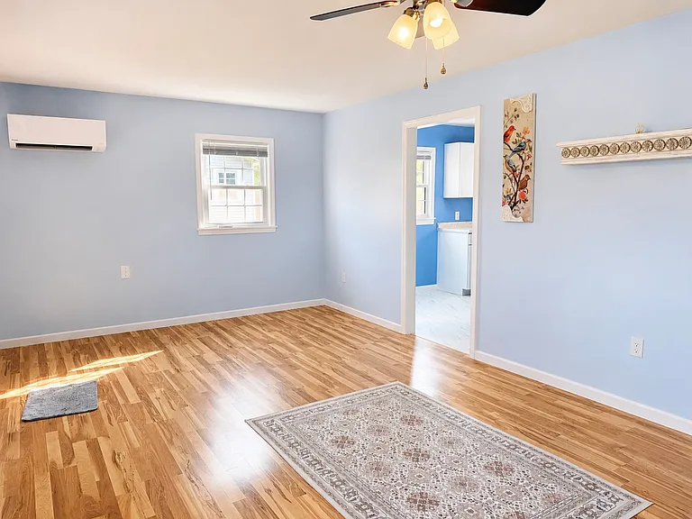 502 N Main St — Photo 3