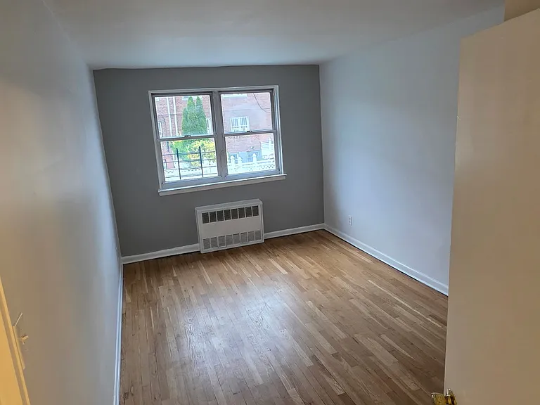 719 E 101st St #1 — Photo 12