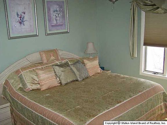 5th image of 387 Leverett Ave