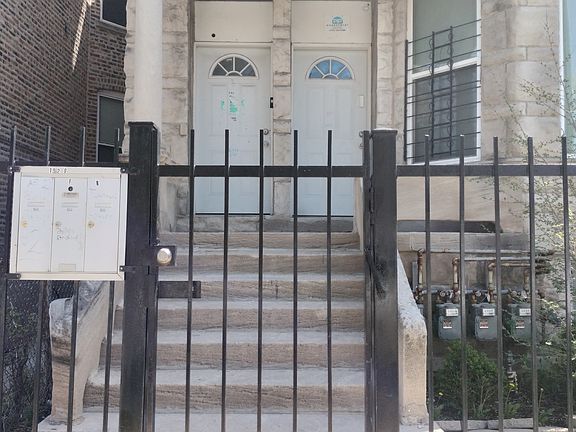 4th image of 1529 S Central Park Ave #1