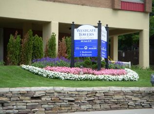300 Main St W #1517793, Hamilton, ON