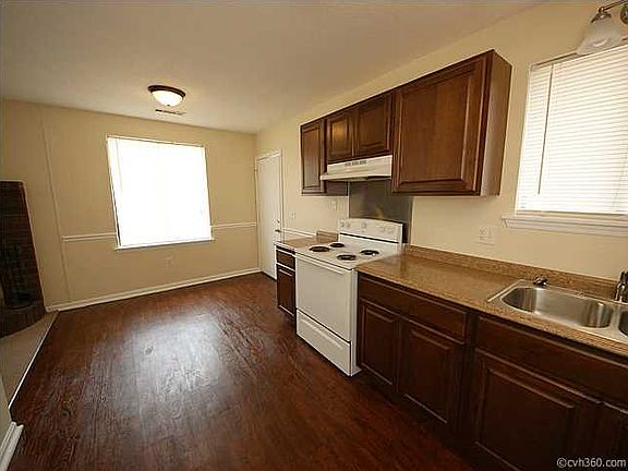 5th image of 55 Elmwood Pl