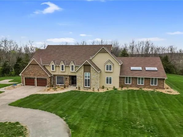 8812 NE 176th St, Kearney, MO 64060