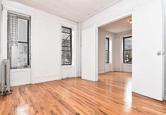 2nd image of 540 Manhattan Ave APT 1G