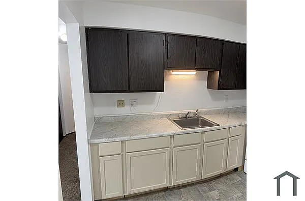 Building Photo - 8526 N Servite Dr