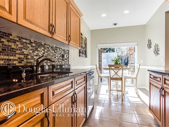 4th image of 69 Carriage Ln #127