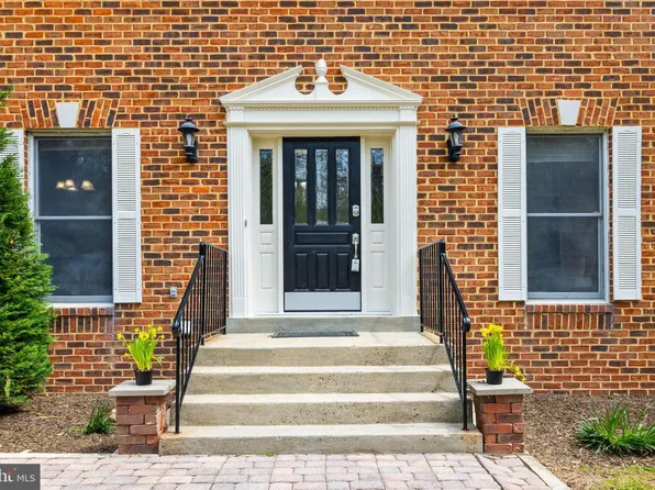 9119 Mountain Valley Rd, Fairfax Station, VA 22039