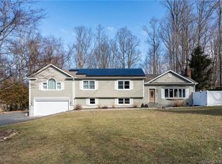 68 Harvester Rd, Monroe, CT 06468