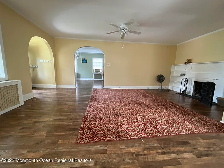 9 Berg Ave — Photo 5