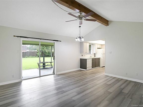5th image of 120 Greenway St