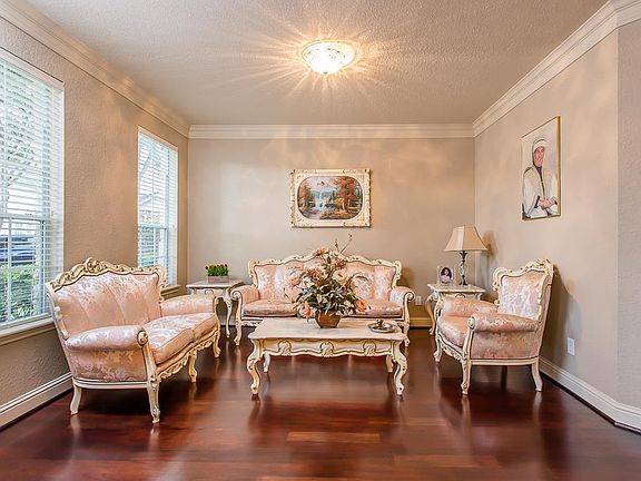 5th image of 5907 Briar Hill Ct