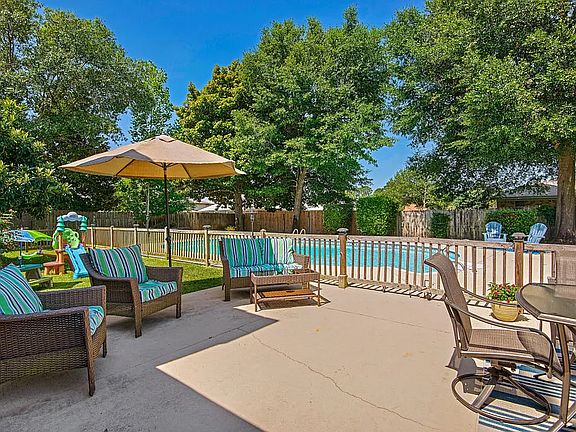 2nd image of 6464 Lake Charlene Ct