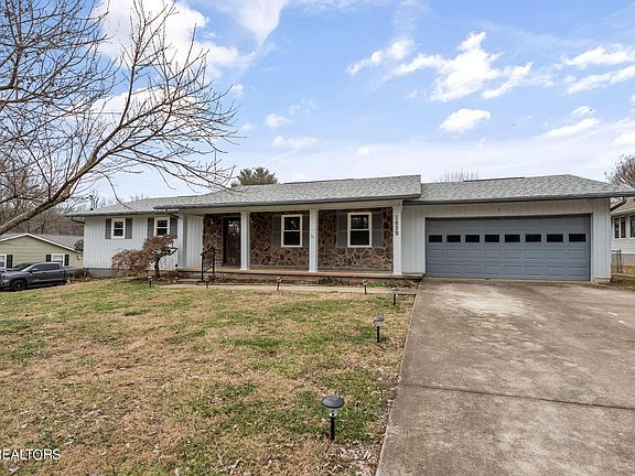 2nd image of 1835 Plumb Creek Cir
