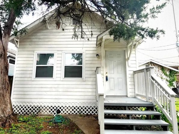 725 E 10th 1/2 St #B, Houston, TX 77008