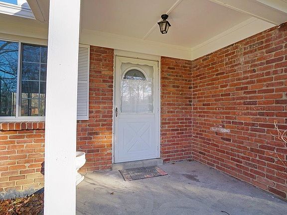2nd image of 1190 Teakwood Dr