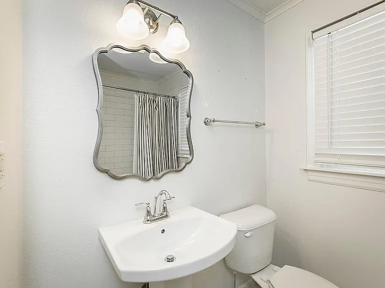 127 S Pine St — Photo 18