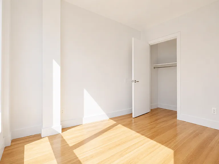 475 Herkimer St #4R — Photo 8