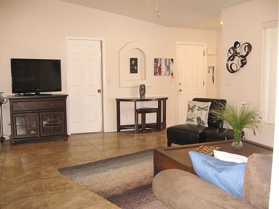 4th image of 2824 Seville Ln