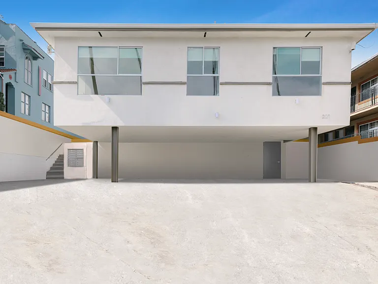 221 N Catalina St #9 — Photo 11
