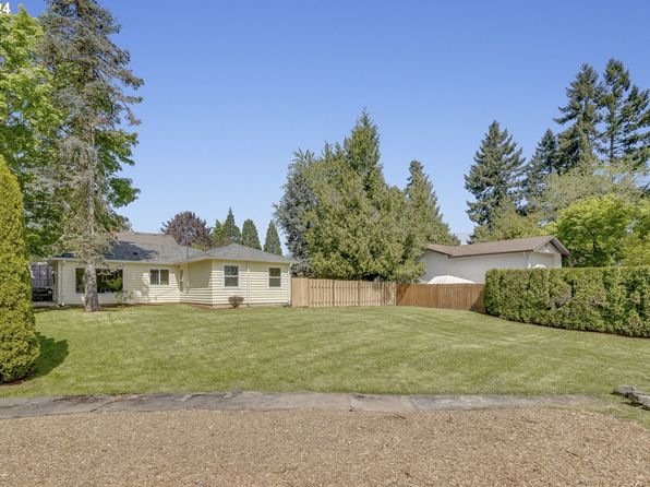 5227 SE Hill Rd, Milwaukie, OR 97267
