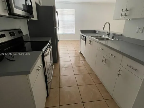5840 W Sample Rd APT 105, Pompano Beach, FL 33067