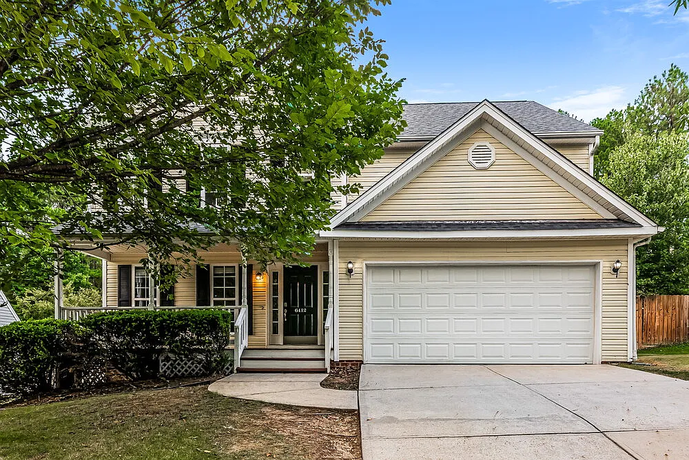 4 bed, 2.5 bath, 2176 sqft, $2,440 — Photo 1