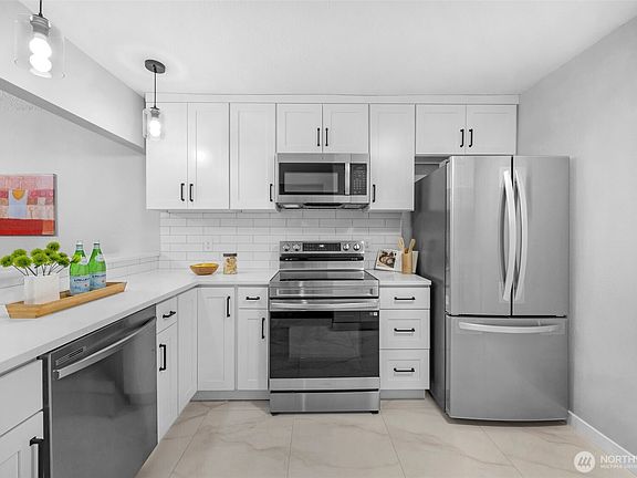 4th image of 13680 NE 69th Street #635