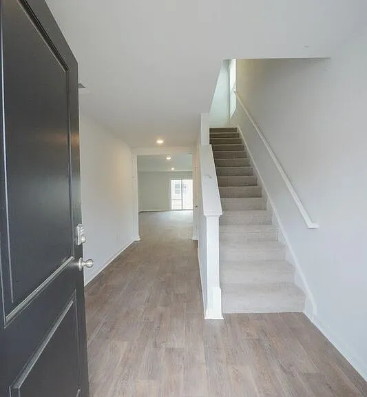 463 Coconut Dr — Photo 3
