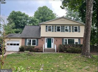 4033 Hadley Ln, Fairfax, VA 22032