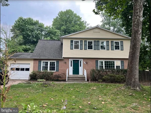 4033 Hadley Ln, Fairfax, VA 22032