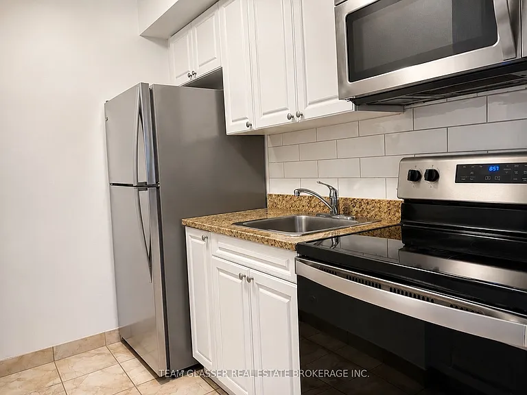 21 King St #1108 — Photo 13