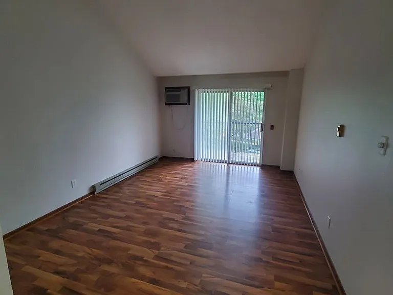 Orchard Village Apartments — Photo 208