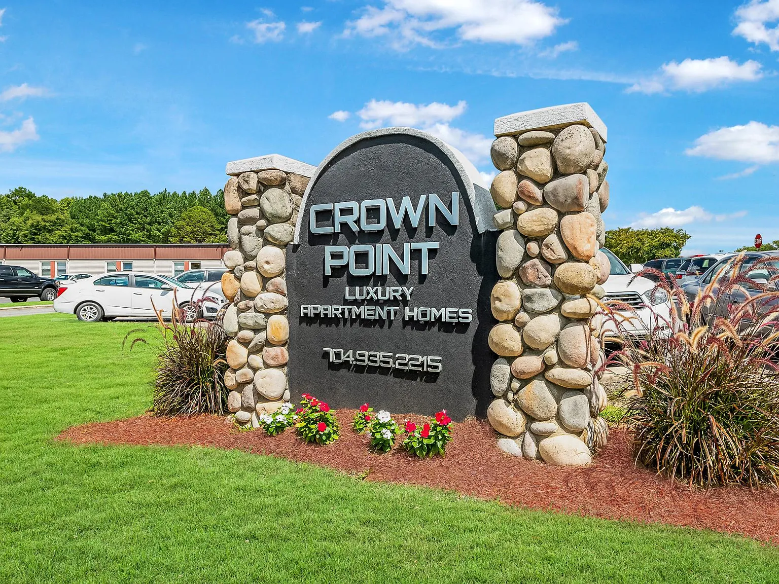 Crown Point at Kingsport Drive — Photo 2