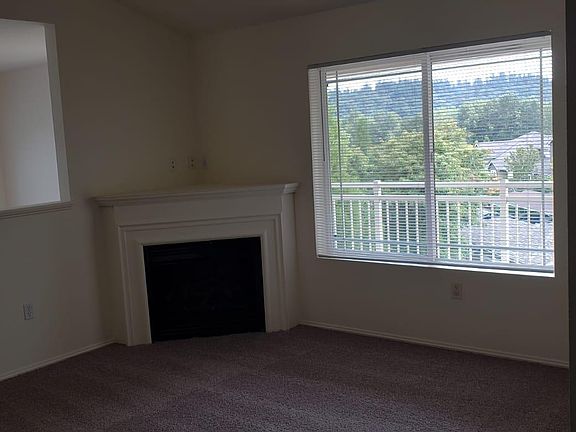 4th image of 18622 NE 63rd Way APT 304