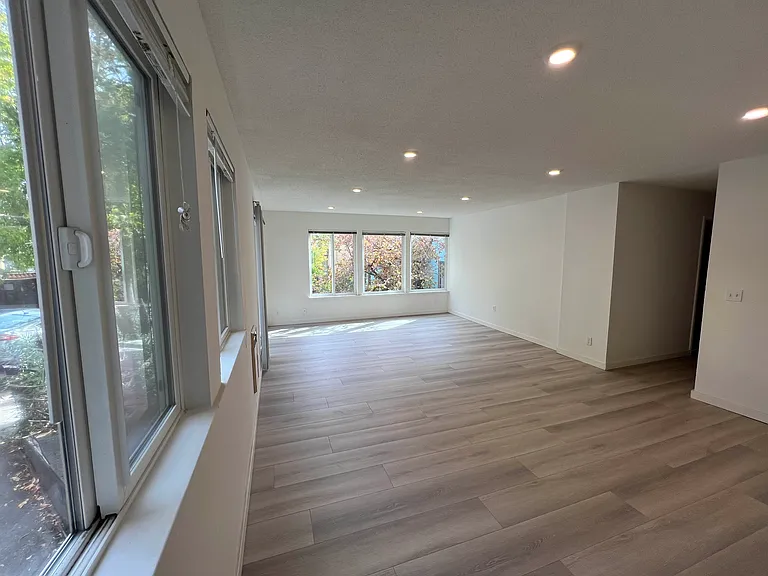 1742 Spruce St #11 — Photo 4