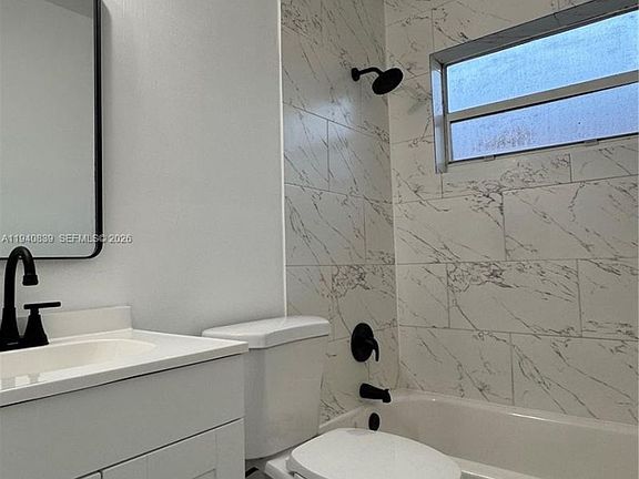 3rd image of 212 NE 41st St #212
