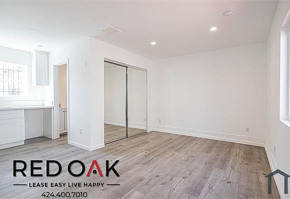 3rd image of 1050 W 84th Pl #1050