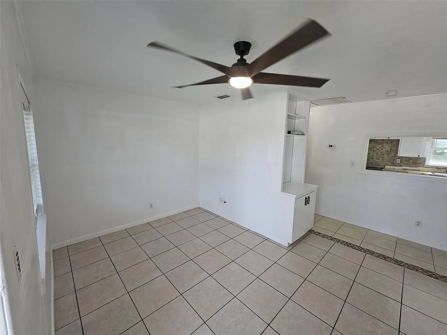 3 bed, 1152 sqft, $1,950 — Photo 2