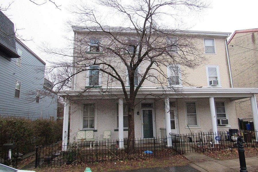 1st image of 370 Lyceum Ave