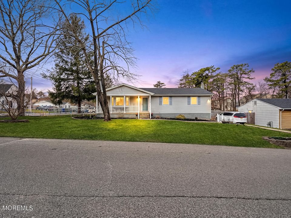 1st image of 1301 Oakdale Street