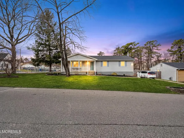 1301 Oakdale Street, Toms River, NJ 08757