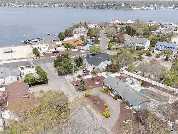2nd image of 7 Glenwood Drive