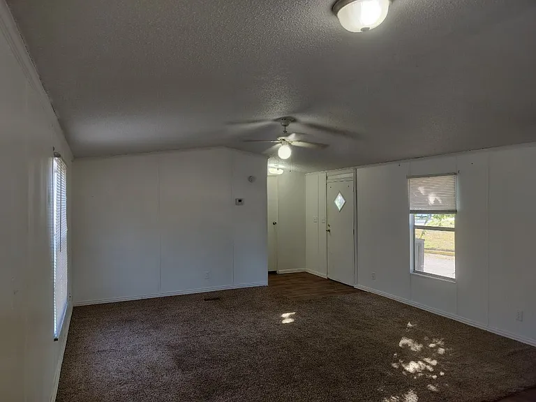 3328 Keith Ave — Photo 4