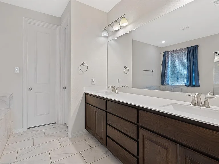 2905 Consuelo Way — Photo 19