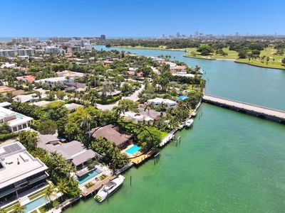 9720 W Broadview Dr, Bay Harbor Islands, FL, 33154