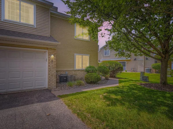 2225 Ranchview Ln N Unit 5, Plymouth, MN 55447