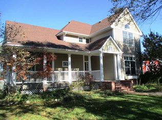 1707 E H St, Mccook, NE 69001