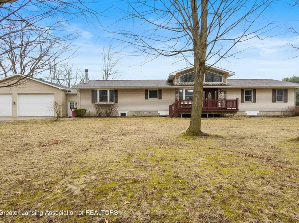 9901 Friegel Rd, Perry, MI 48872